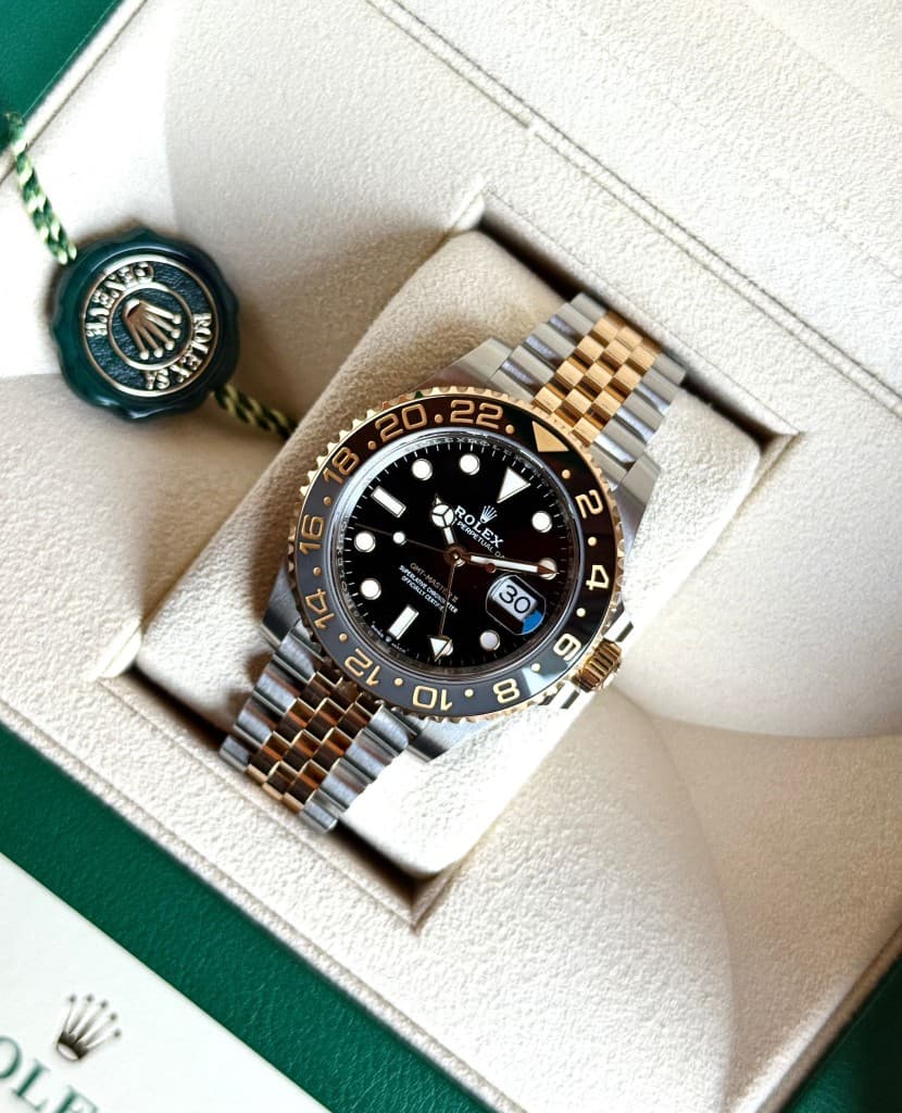Rolex und Luxusuhren bei der Begutachtung in Bremen